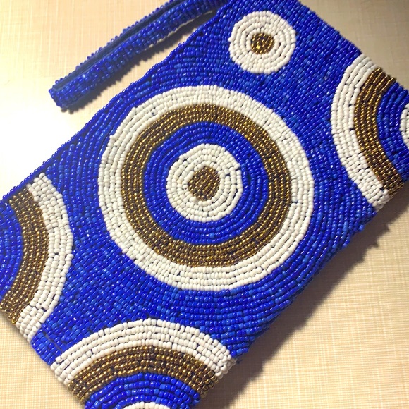 HOST PICK NEW Made in Africa beauty bag w wristlet - Picture 1 of 10